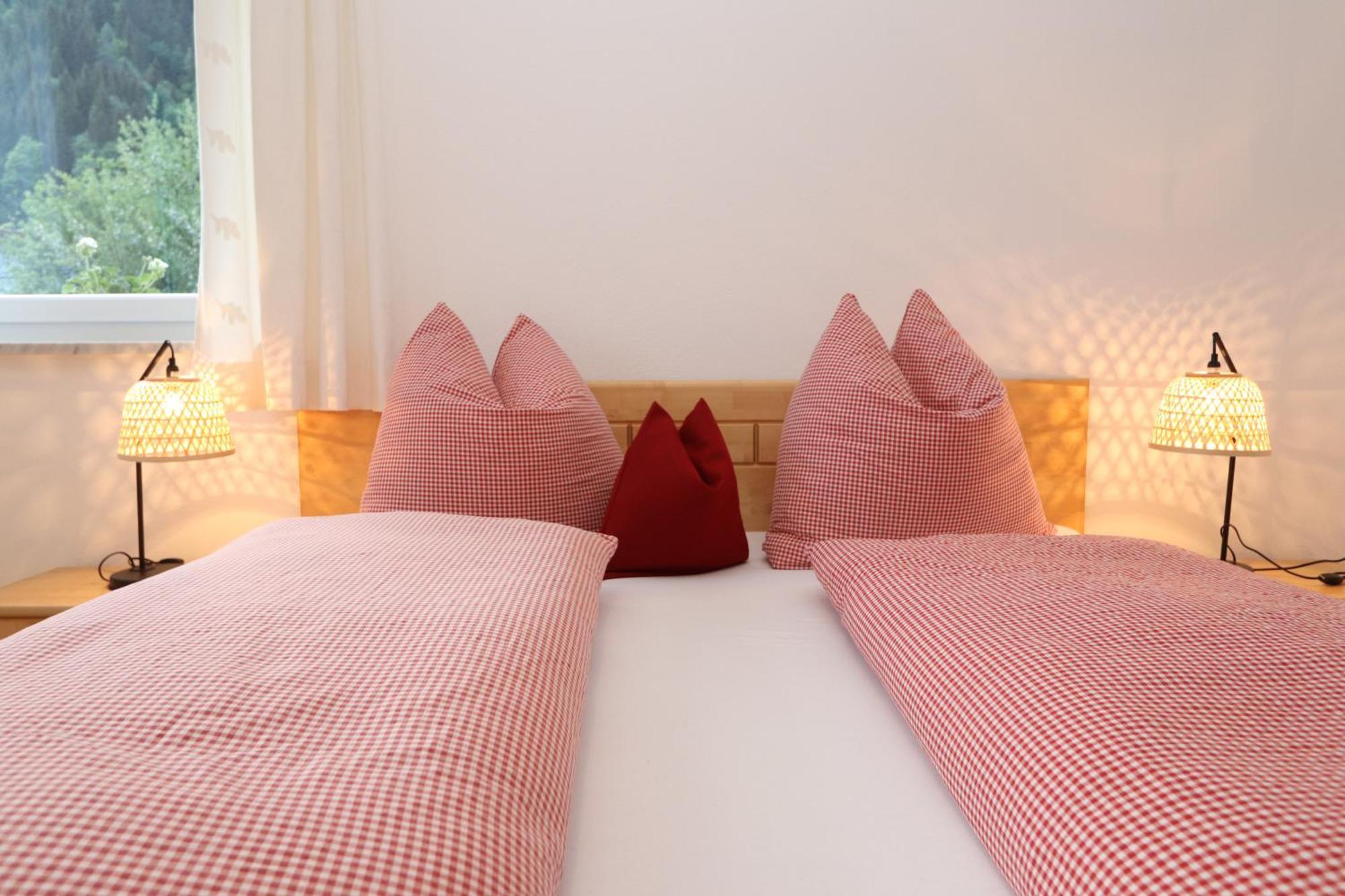 Appartement Haensel & Gretel เวอร์เฟนแวง ภายนอก รูปภาพ