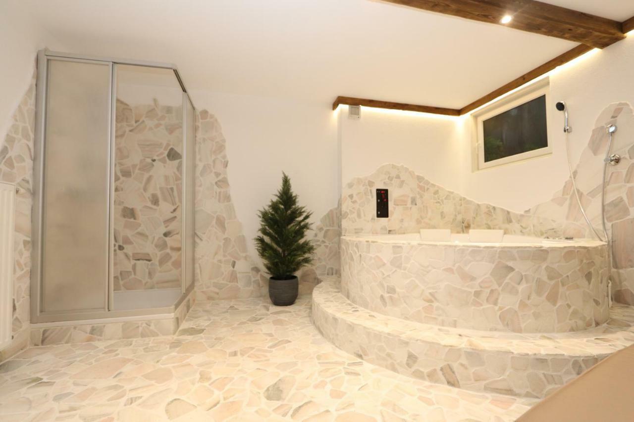 Appartement Haensel & Gretel เวอร์เฟนแวง ภายนอก รูปภาพ