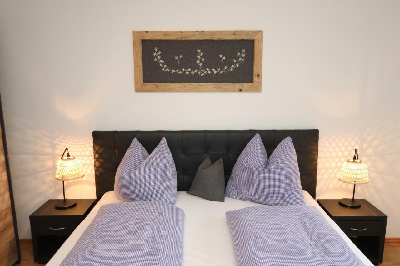 Appartement Haensel & Gretel เวอร์เฟนแวง ภายนอก รูปภาพ